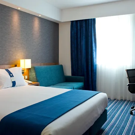 Express - Est By Ihg Hotel 3*